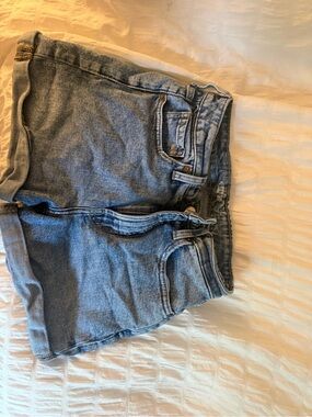 Old Navy Light Wash Denim Roll-Hem Shorts